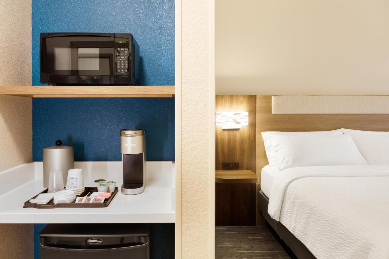 Holiday Inn Express Fremont By Ihg Екстериор снимка