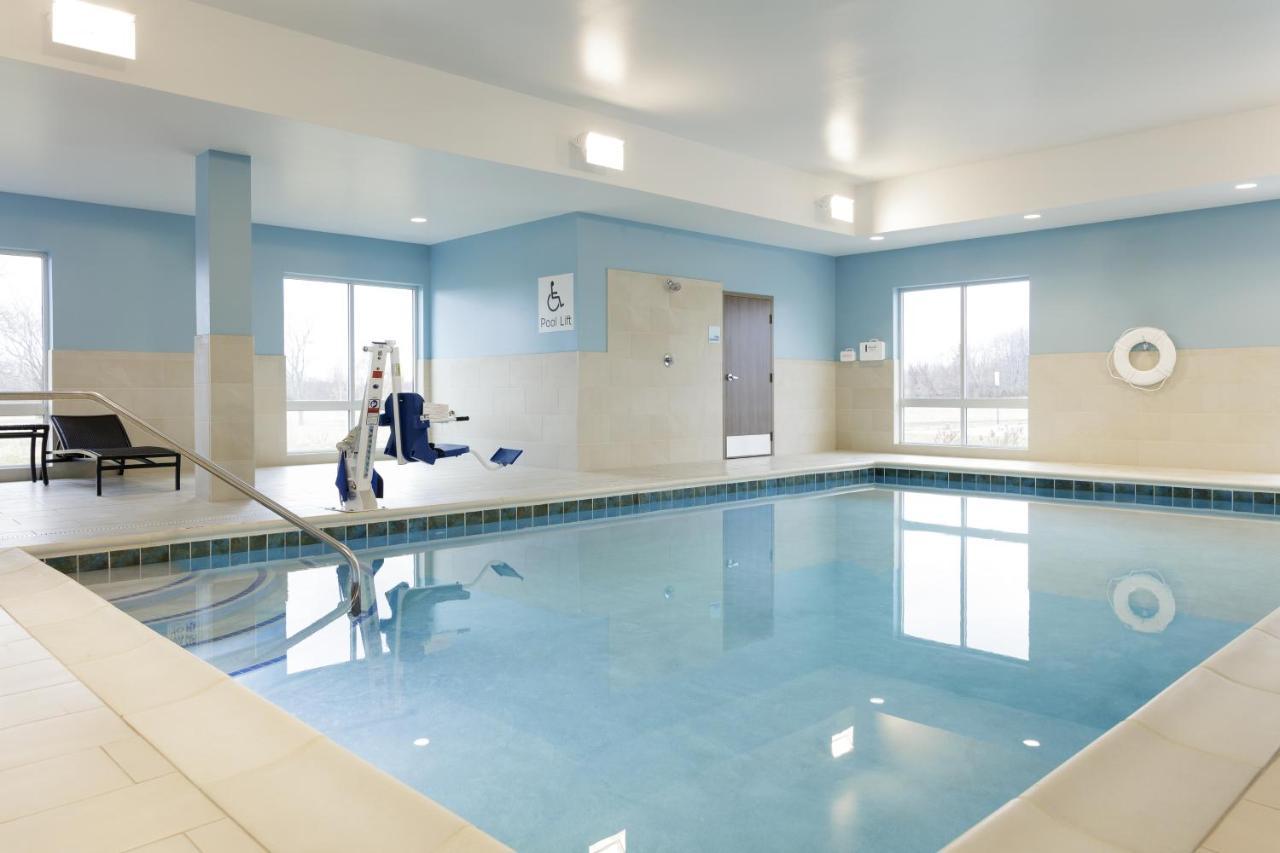 Holiday Inn Express Fremont By Ihg Екстериор снимка