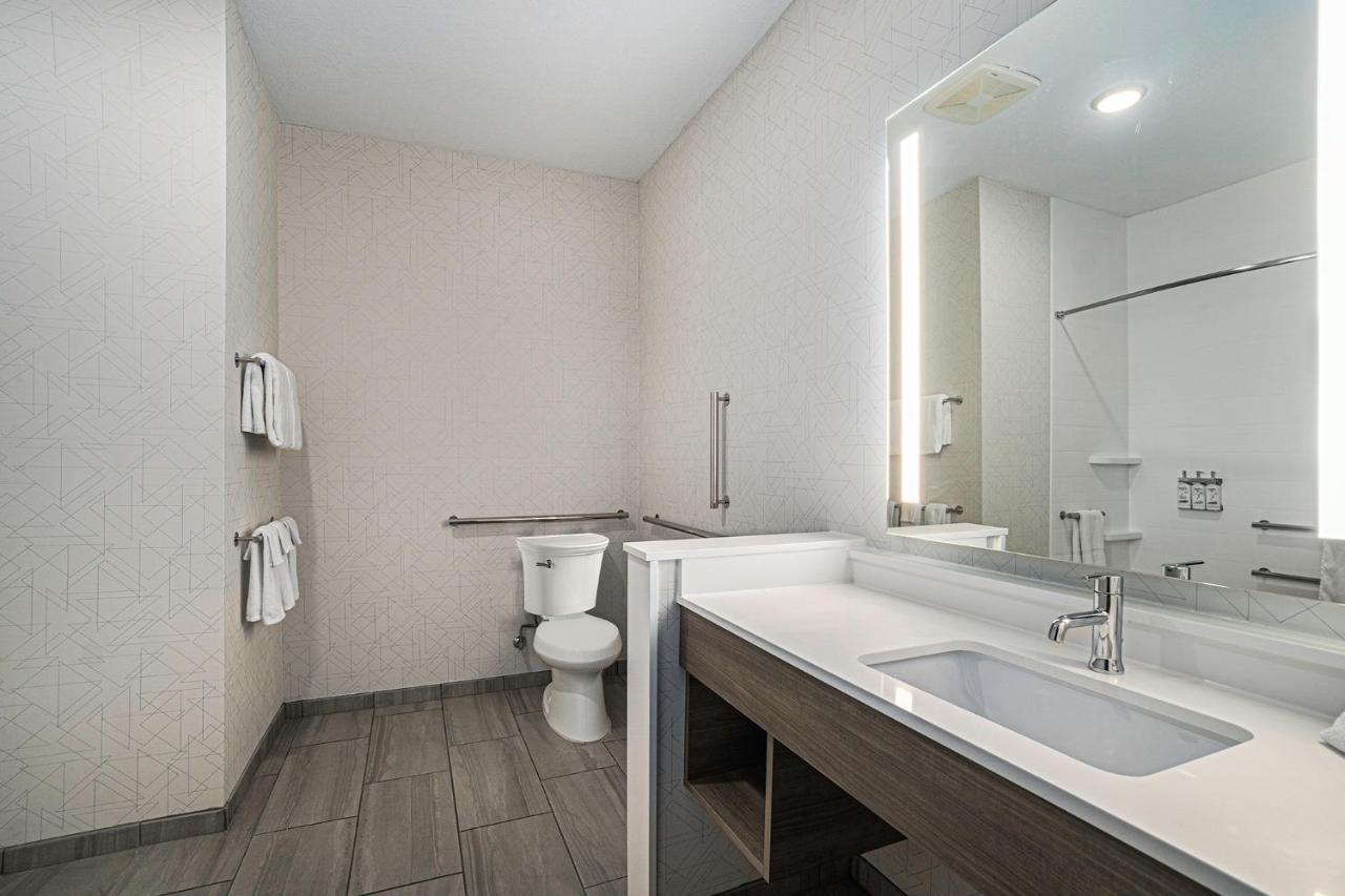 Holiday Inn Express Fremont By Ihg Екстериор снимка
