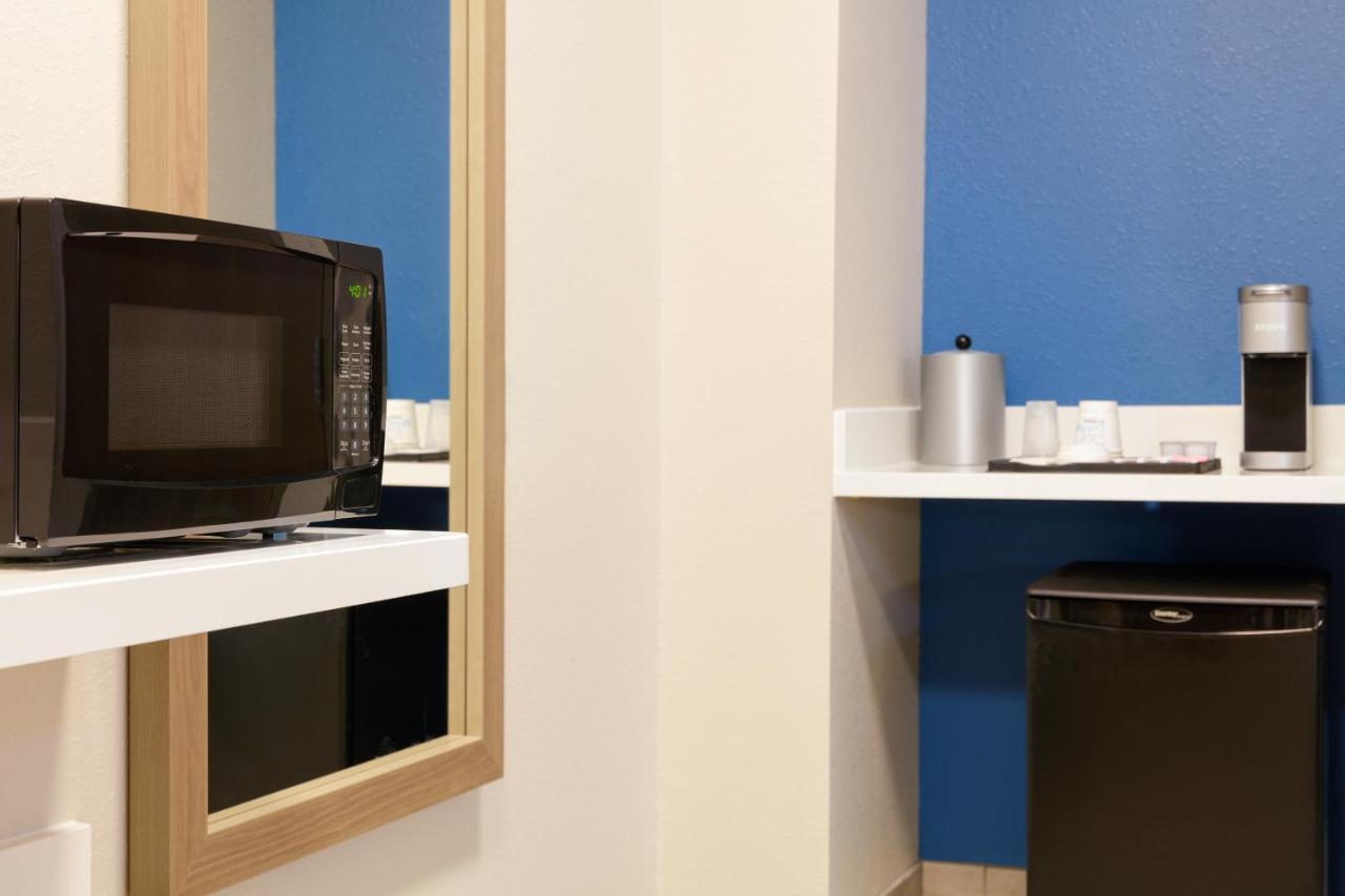 Holiday Inn Express Fremont By Ihg Екстериор снимка