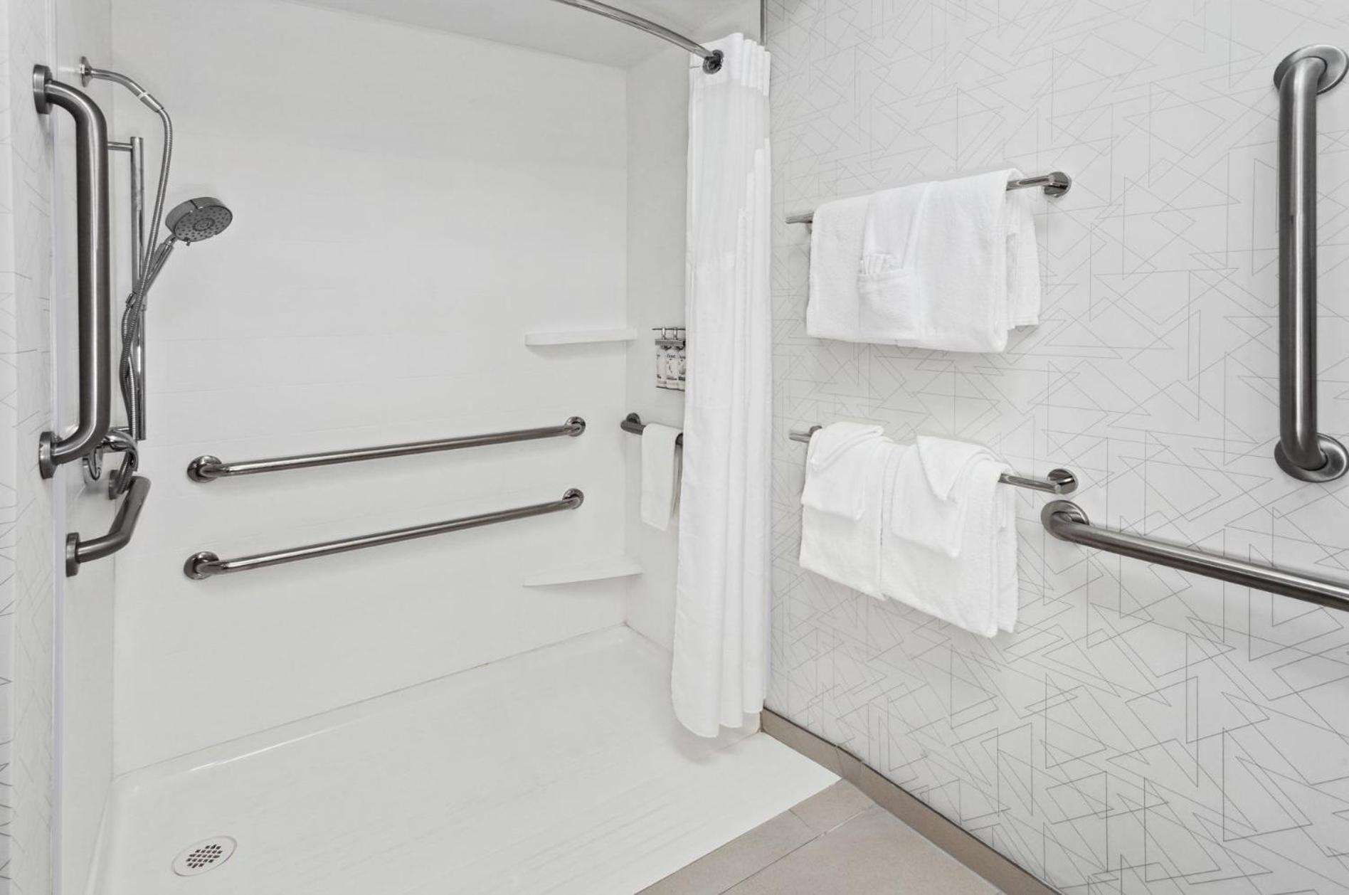 Holiday Inn Express Fremont By Ihg Екстериор снимка