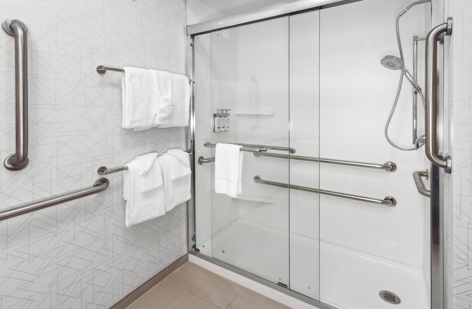 Holiday Inn Express Fremont By Ihg Екстериор снимка