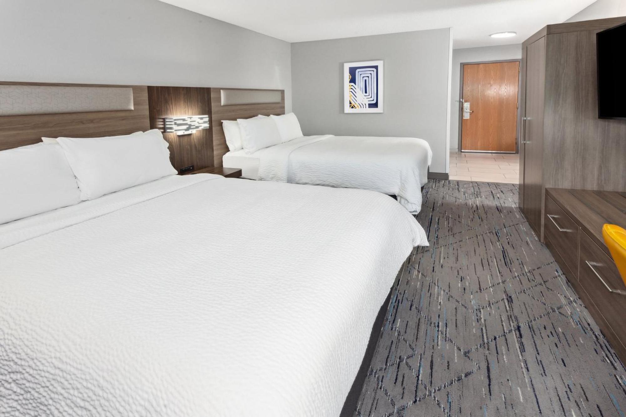 Holiday Inn Express Fremont By Ihg Екстериор снимка