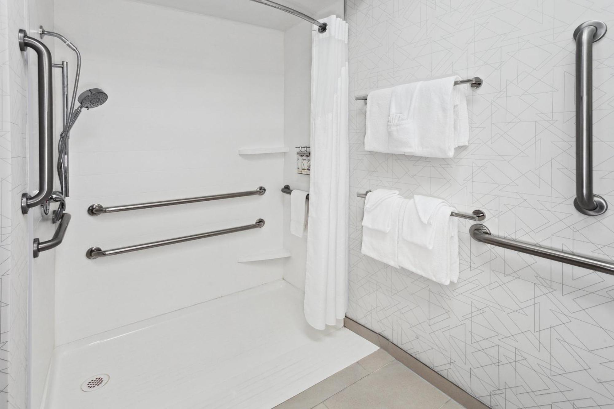 Holiday Inn Express Fremont By Ihg Екстериор снимка