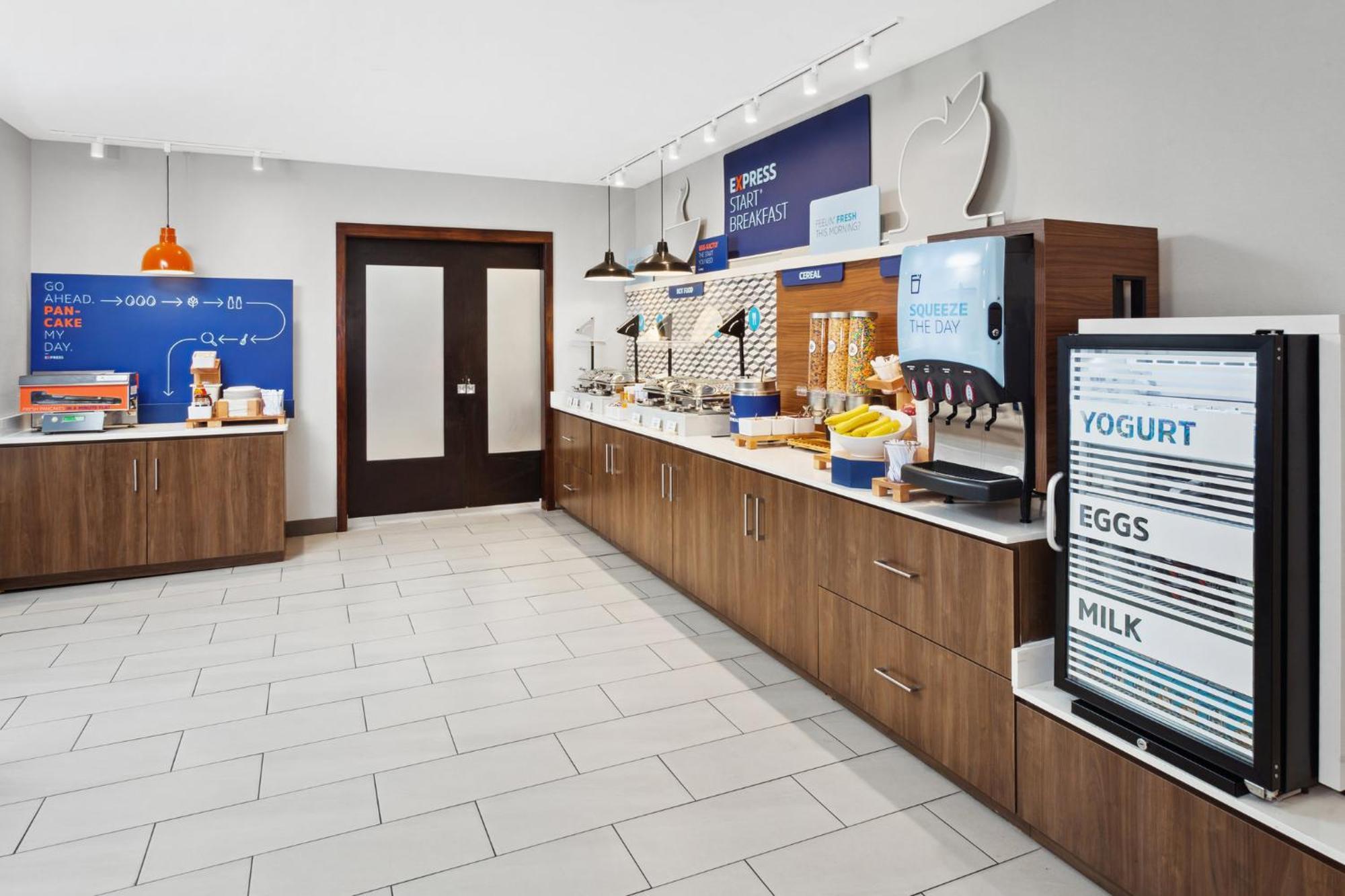 Holiday Inn Express Fremont By Ihg Екстериор снимка